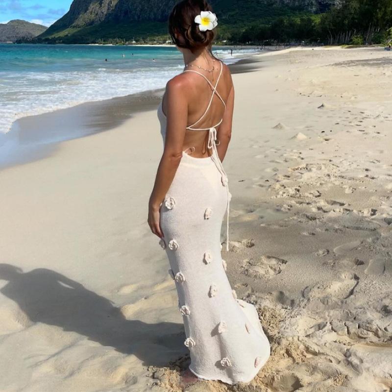 Sexy Knitted Halter Dress, V-neck, Figure-hugging, Three-dimensional Floral Beach Vacation Dress, Smock