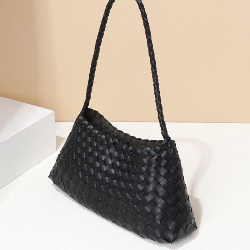 New women's bags, fashionable hand-woven bags, portable vegetable baskets, shoulder bags, personalized crescent bags.