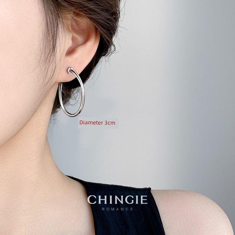 

Liying Same Style More than Simple Bracelet Size Earrings High-Grade Light Luxury European and American Style Earrings Commuter All-Match Ear Clip 3cm Silver S925 Silver Needle