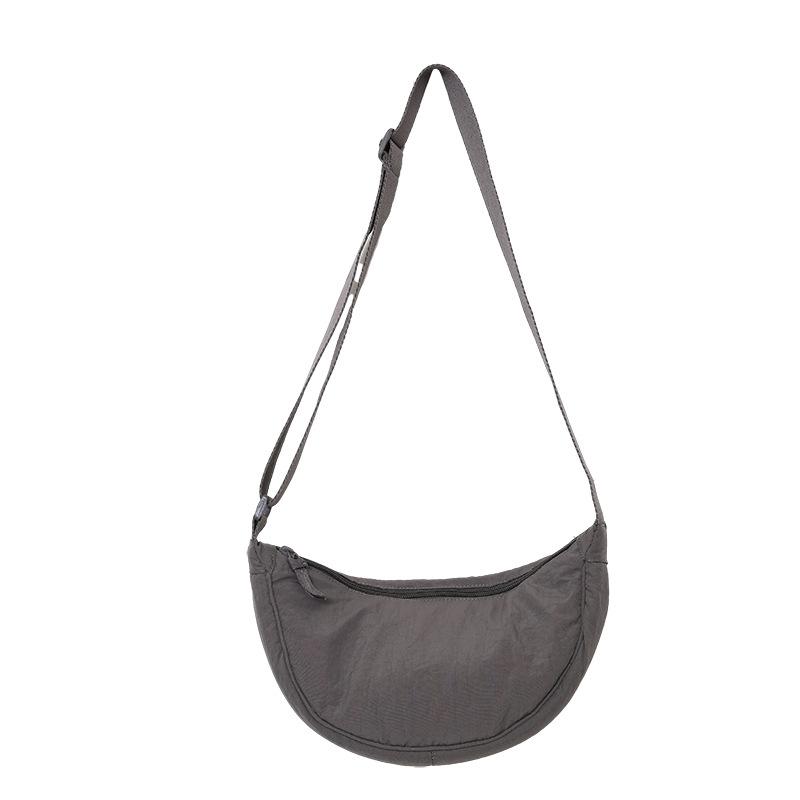 Simple and Lightweight Dumpling Bag Style Casual and Versatile Couple Messenger Bag Daily Commuting Mobile Phone Shoulder Bag