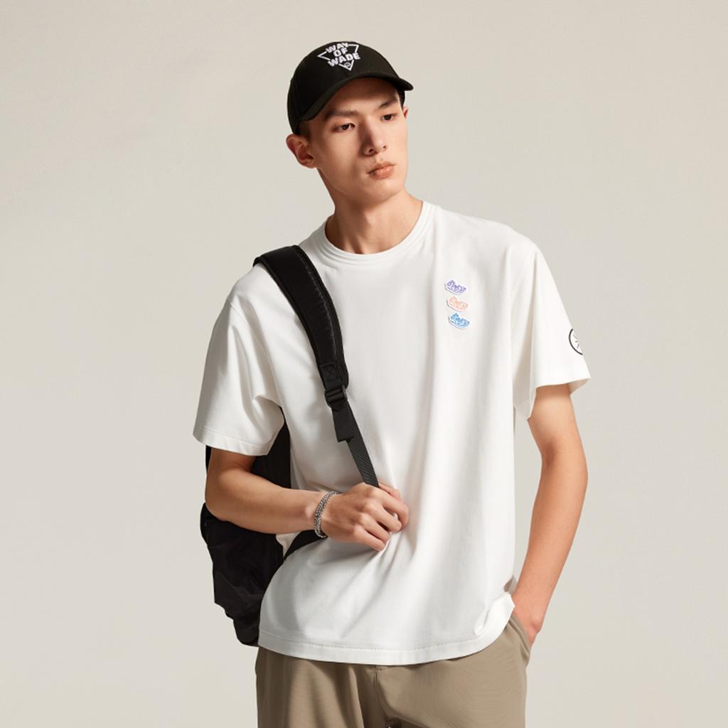 Li Ning Basketball Serie Letter Print Ademend Veelzijdig Los T-shirt met Korte Mouwen Heren Tops Off-White AHSV083-2