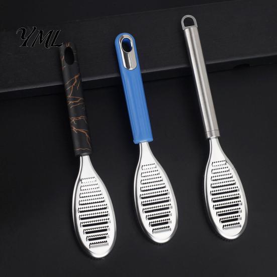 Rust Resistant Fish Scaler Stainless Steel Scale Remover, Compact with Ergonomic Non-slip Professional Brush Handle, Multifunctional Ginger Grater for