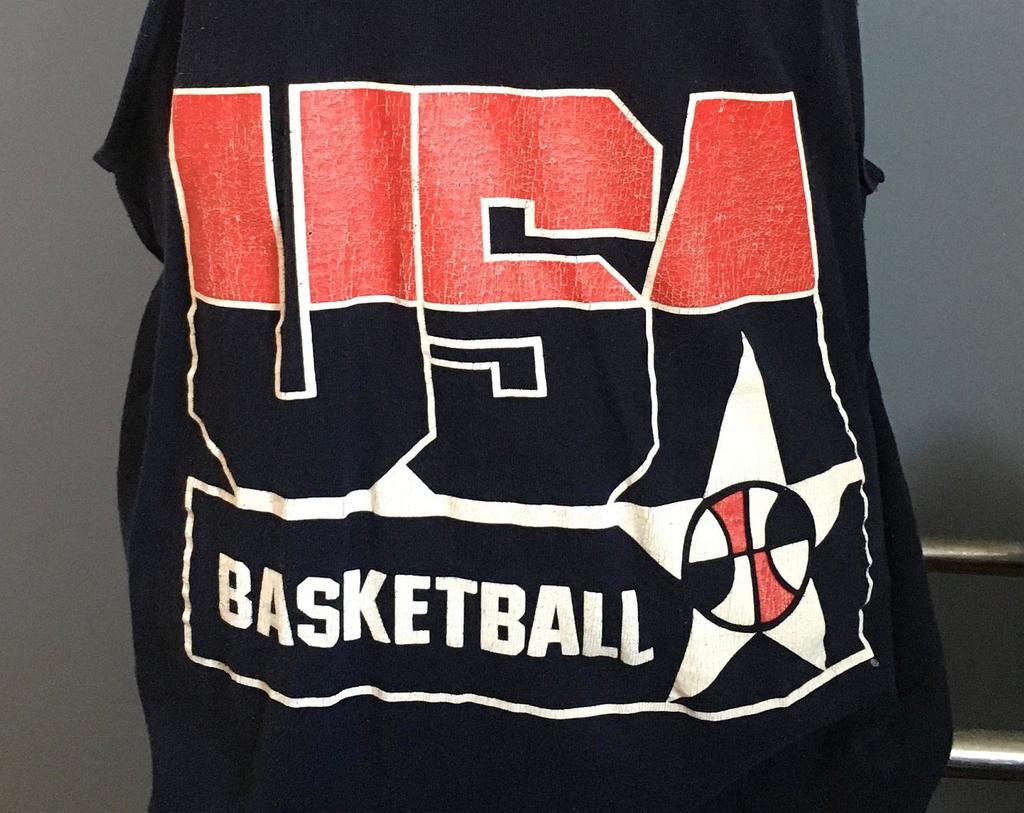 90s Vintage USA Basketball 1992 Dream Team Olympics Barcelona Spain nba Champion Jersey Shirt - XL X-LARGE