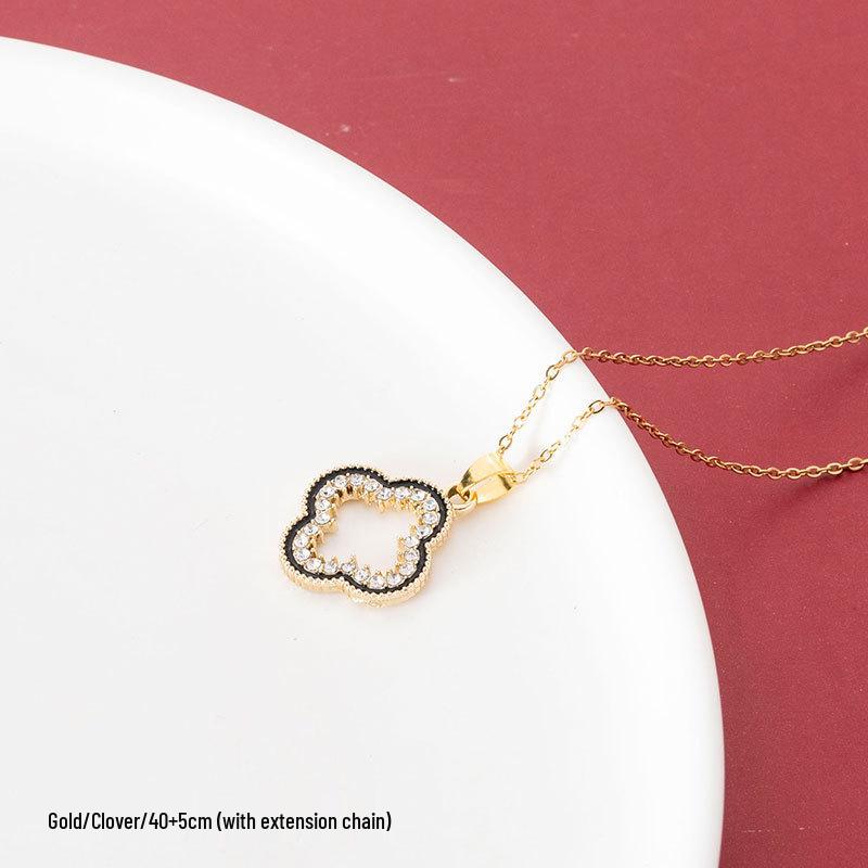 Retro vierblättriges Kleeblatt Schlüsselbeinkette - Damen Anlaufbeständiger Titanstahl Anhänger