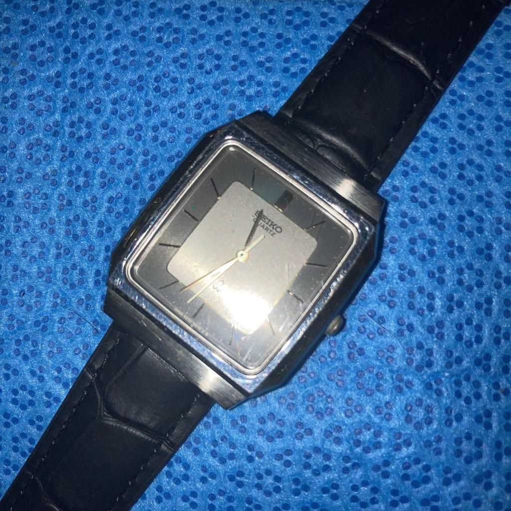 [USED] SEIKO Silver Old Scare Quartz Watch for Women, Men, and Boys, Working Condition