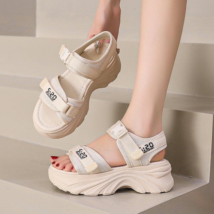 Platform dad sandals 2024 autumn new small height increase muffin beach Velcro sports sandals