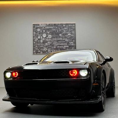 Dodge Challenger SRT - Coche deportivo de aleación de metal fundido a presión, modelo 1/32, simulación de sonido y luz, colección, juguete para niños, regalo