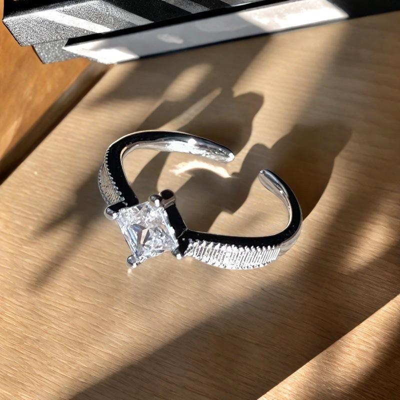 Fashion Light Luxury Iris Cross Open Ring Femininity High Sense Niche Design Exquisite Ring