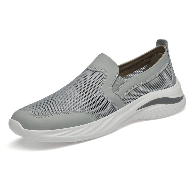 Breathable Men Casual Shoes Lightweight Outdoor Male Walking Shoes Anti-slip Men's Mesh Sneakers Slip On Flats Soft Male Loafers