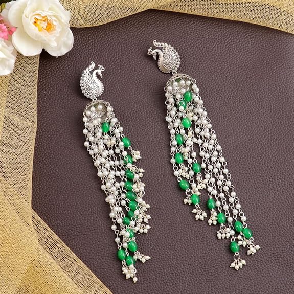 Jhumki-Ohrringe mit Perlen in Pfauenform