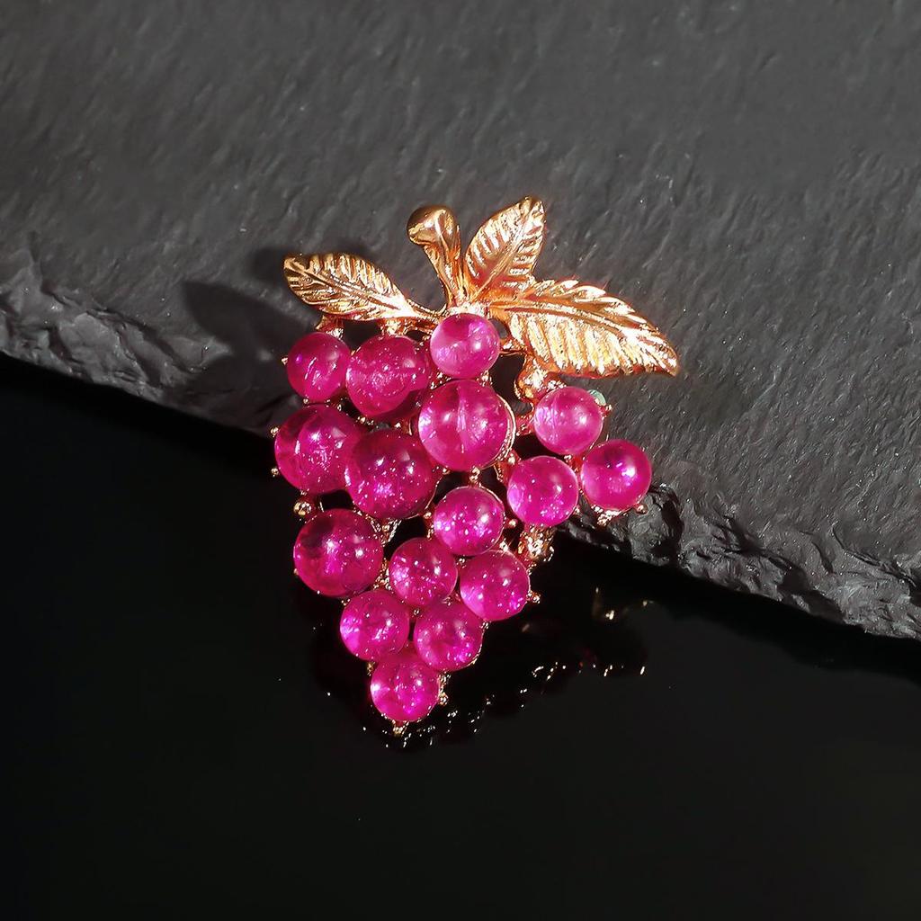 Elegant Light Purple Grape Brooch for Women - Luxury Corsage Pin for Suits and Coats