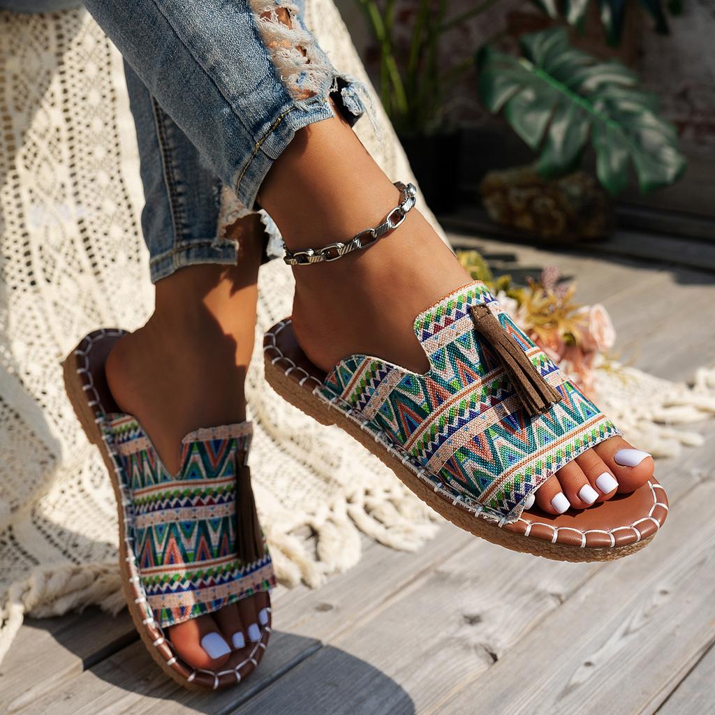 Bohemian flat slippers women's 2025 summer new European and American tassel beach sandals foreign trade large size
