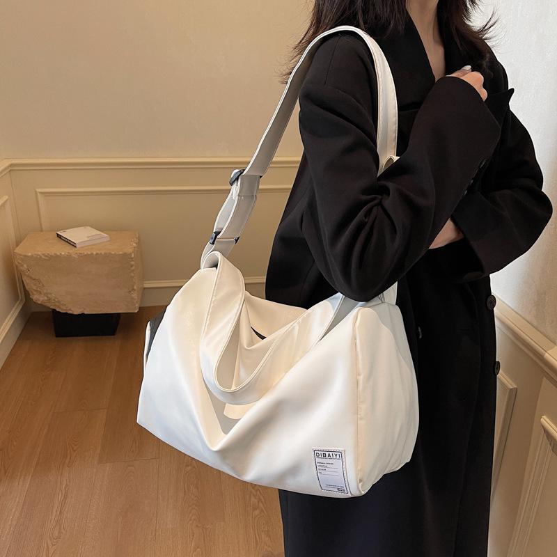 Soft Leather Texture Fashion Fitness Bag Large Capacity Leisure Commuting Shoulder Messenger Bag Women's Travel Handbag
