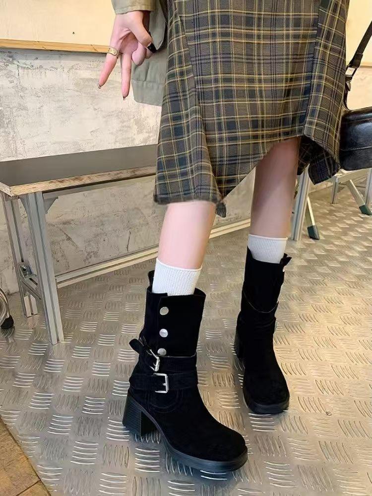 

Xiaohongshu popular short boots for women wear 2025 autumn and winter new versatile matte beef thick high-heeled western boots versatile 35 чёрный