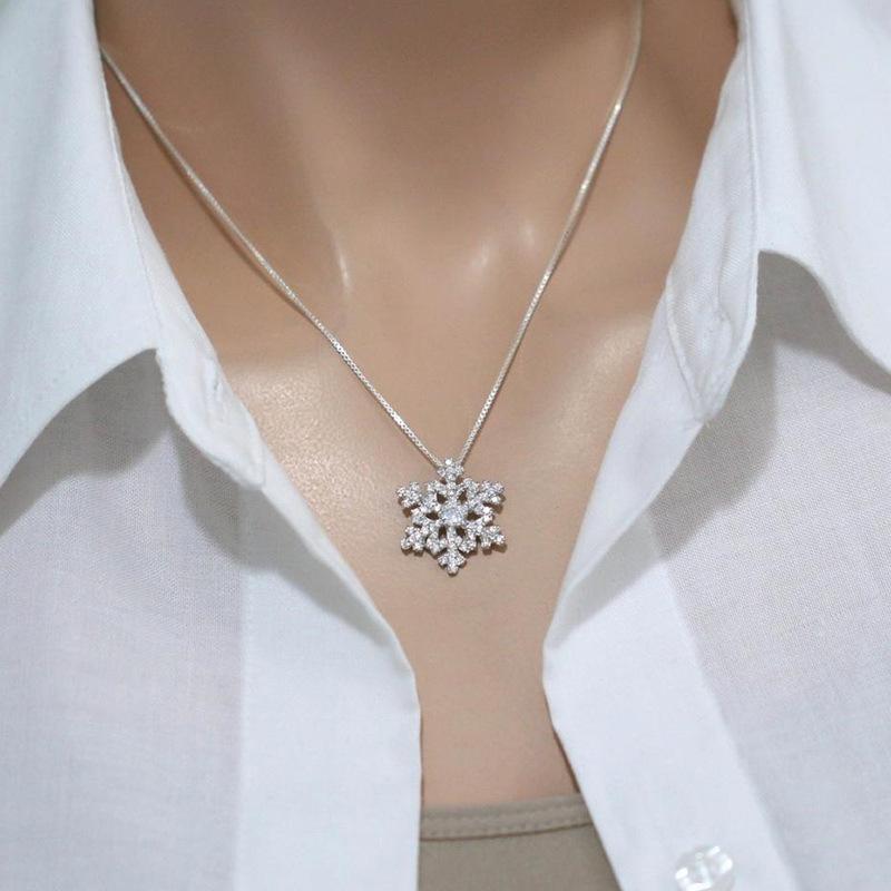 Christmas Items, Exquisite Zircon Snowflake Pendant Necklace For Women, New Year'S Gifts For Friends