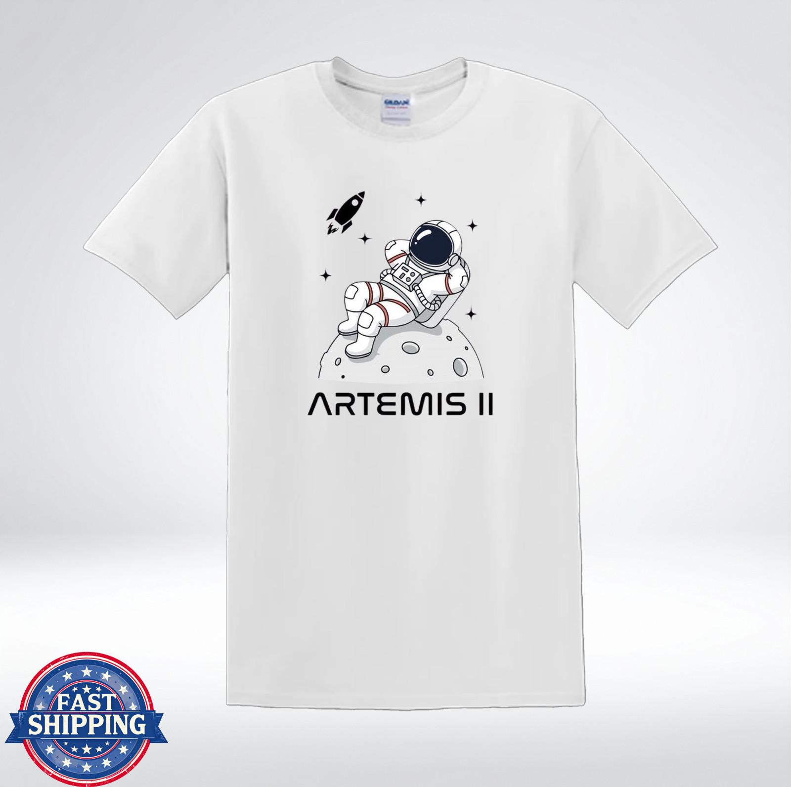 Artemis II Astronaut On Moon Funny Space Relax Graphic T-Shirt M