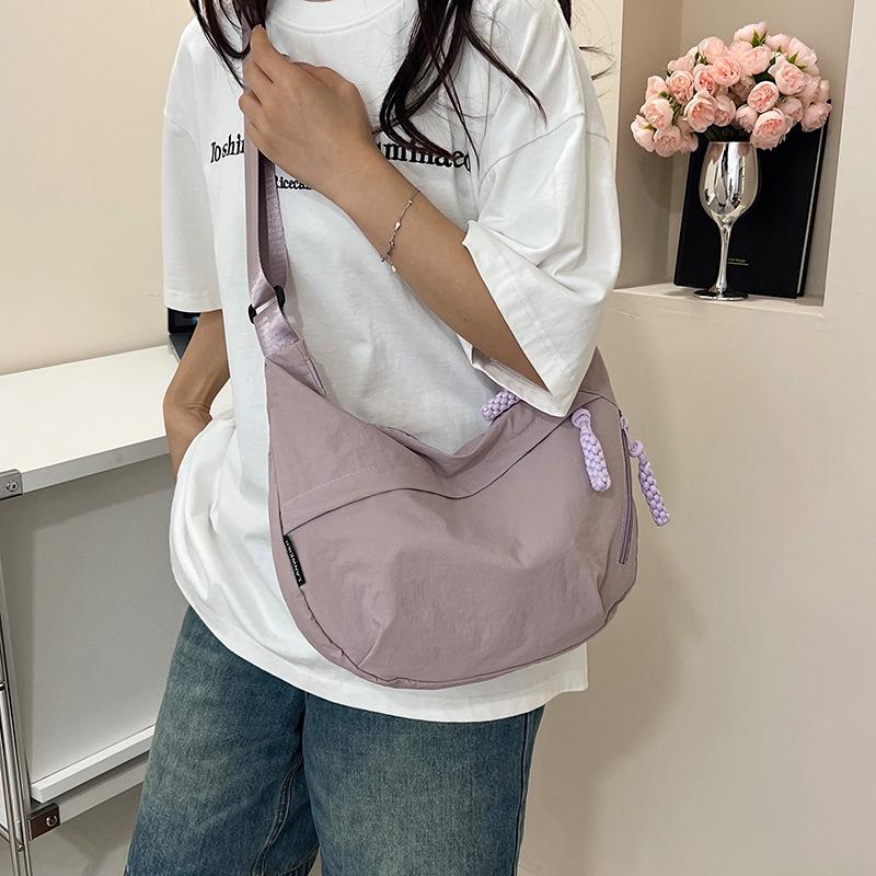 Lightweight Nylon Crossbody Bag: Trendy Large-Capacity Dumpling Design for Women