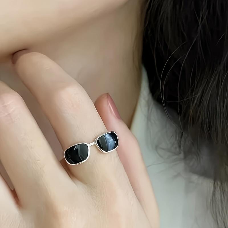1 Stück Sonnenbrillenring Damen Mini-Brille Zeigefingerring Mode Persönlichkeit Kalter Wind Schwarzes Epoxid Offener Ring
