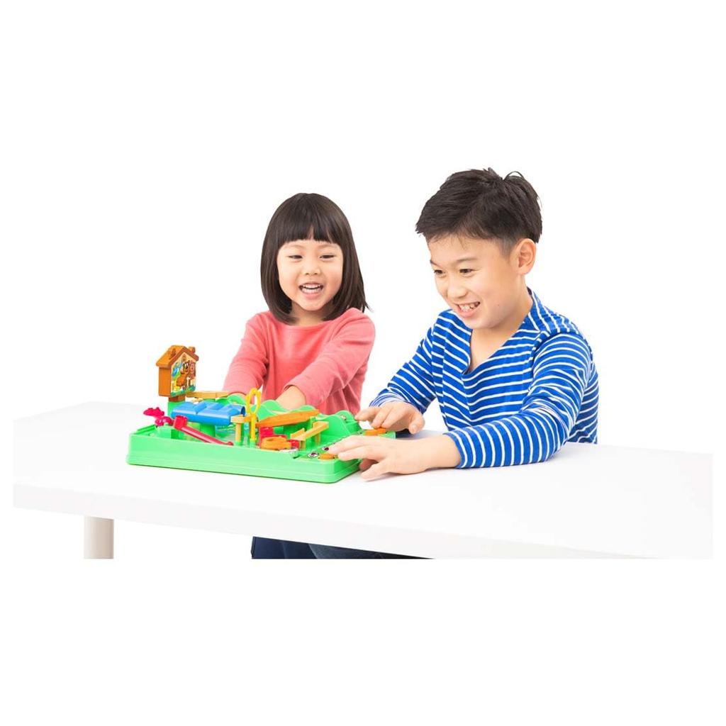 TAKARA TOMY Athletic Land Game