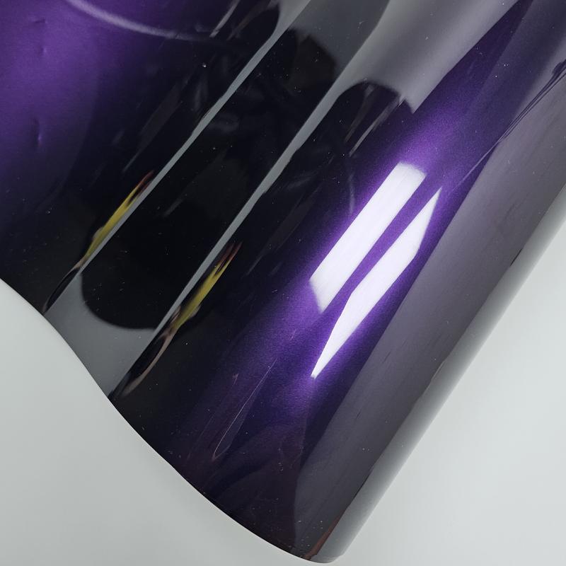 Kaplama Vinil Kaplama Yüksek Parlak Metalik Gece Yarısı Moru Araba Etikeri Yapışkanlı Vinil Araba Filmi Kaplama için Oto Etiketleri Çıkartmalar Parçalar