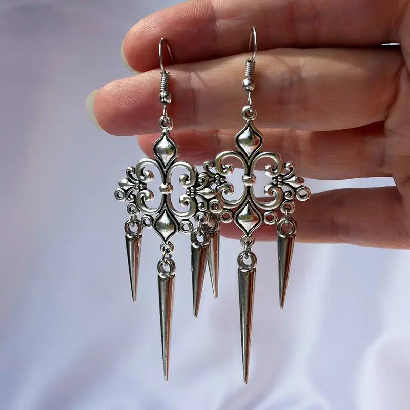 Zhuo Xuan Gothic Studded Earrings – Hip Hop Rock Punk Style