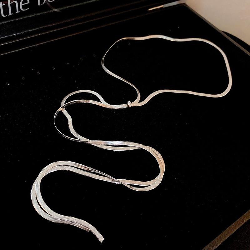 Brushed water drop love pendant, pull-out necklace, simple and high-end sweater chain, niche cold wind necklace jewelry