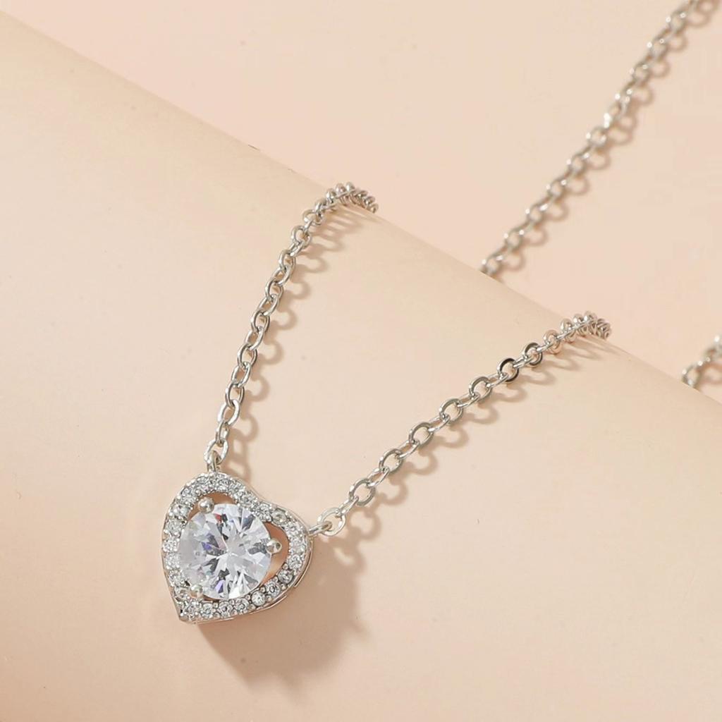 Antique Collarbone Chain, Pearl Necklace, Neck Chain, Summer Niche Versatile Personality Design Items