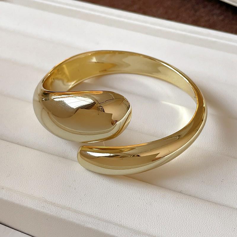 

Европейско-американский омбре акриловый глянцевый браслет: Роскошная бижутерия высокого класса, с преувеличенным дизайном.