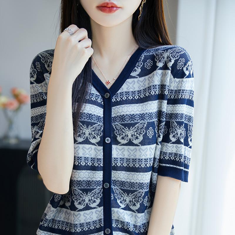 The New Summer Small Blouse T-shirt Is A Versatile Jacquard Knitted Half-sleeve Cardigan for Women