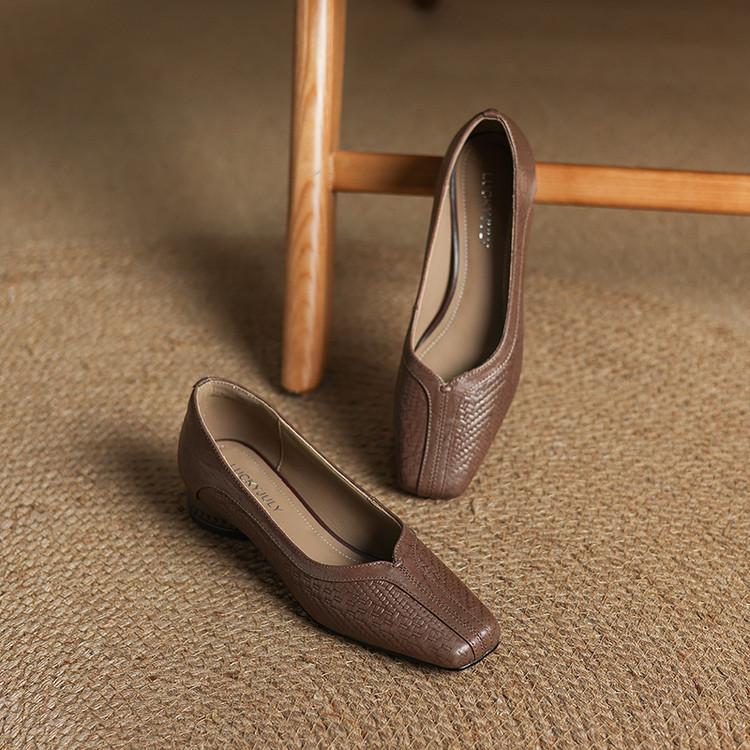 

Huge comfortable super soft lambskin French stunning square head single shoes 2025 new low-heeled shoes genuine leather women s shoes 41 темно-коричневого