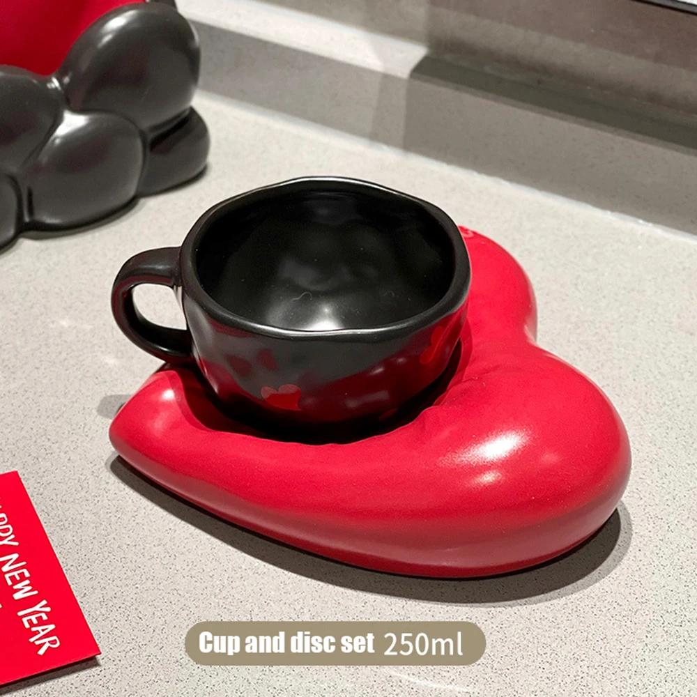 

Creative Household Coffee Cup Hand Pinch Love Coaster Useful Pull Flower Cup Red Heart Ceramic Cups Sauce Set Gift for Couples