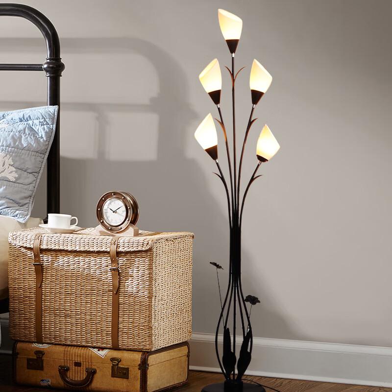 OEING Modern Bedroom Iron Floor Lamp