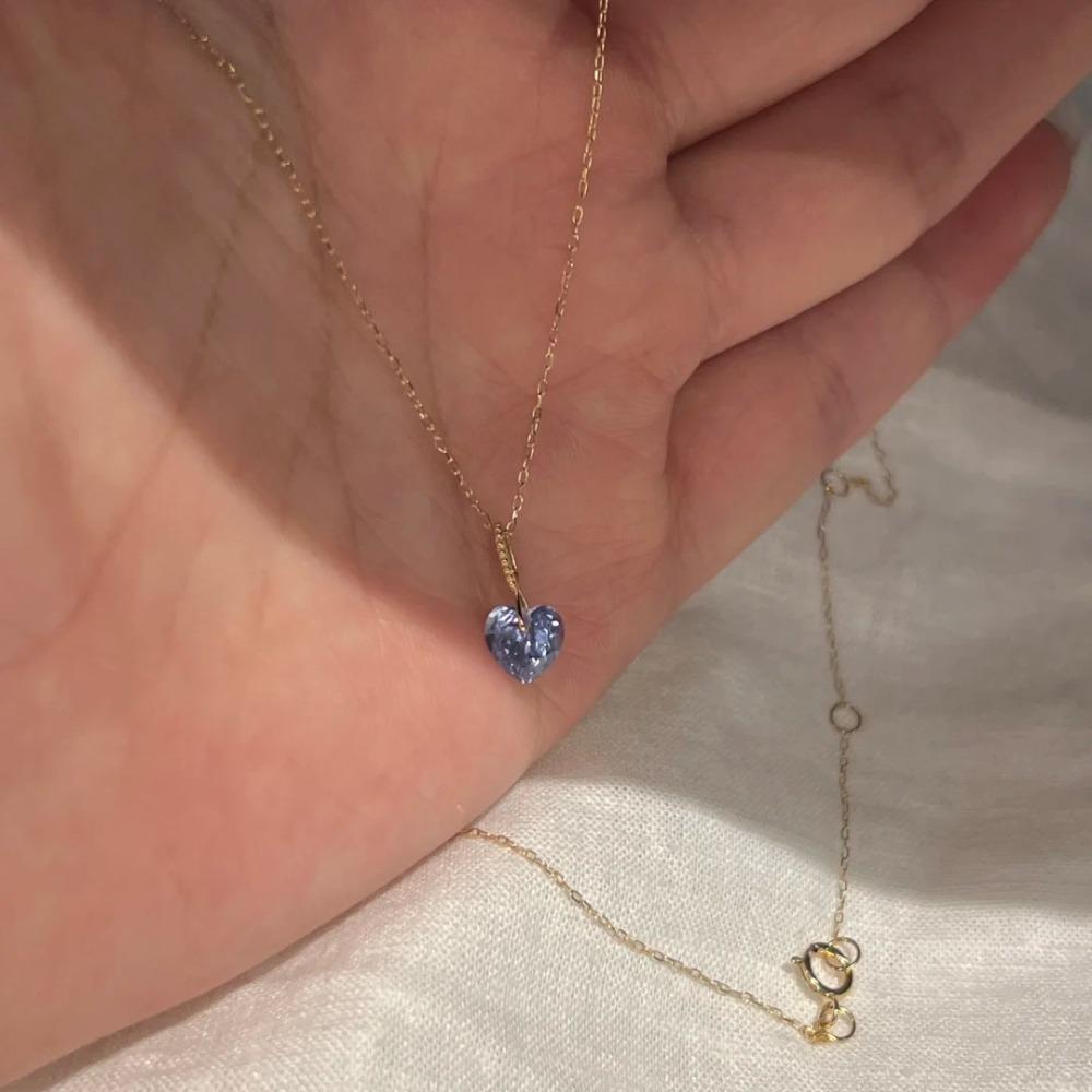 Luxury Light Blue Heart Necklace Minimalist Pink Diamond Pendant Elegant Women Necklace for Daily Wear