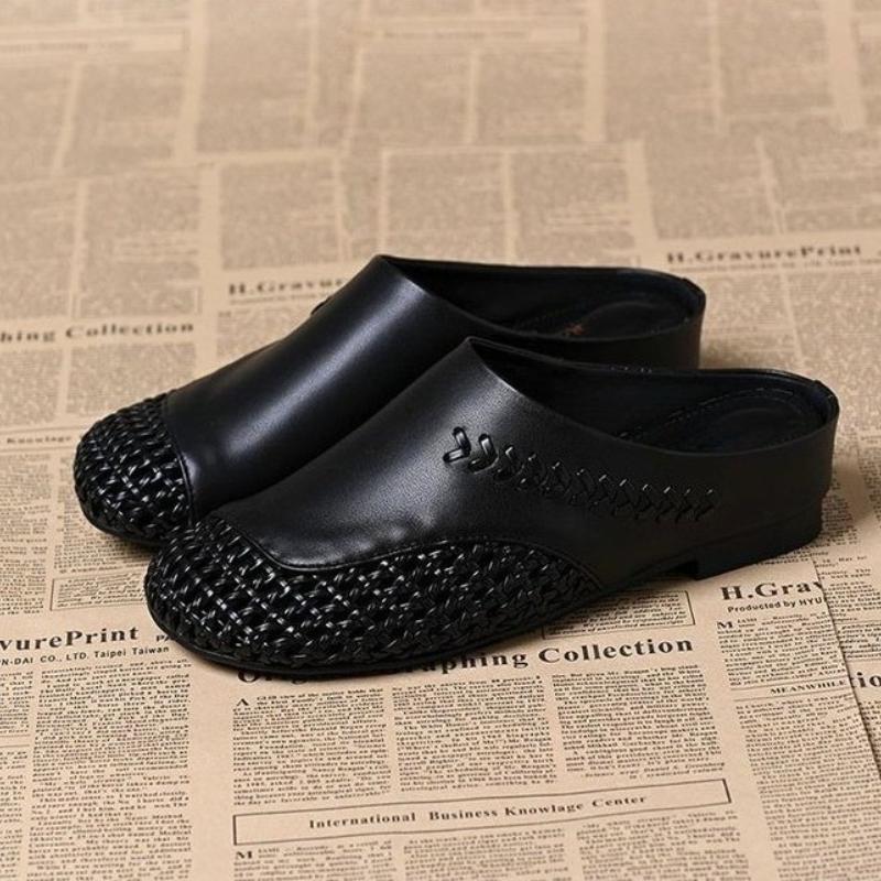 Fashion Baotou Slippers for Women's Outdoor Wear New Fashionable Hand Woven Design Cool Slippers with Hollow Out Monochrome Flat Shoes