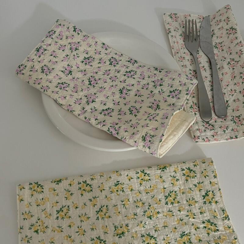 

Flower Gauze Mat (3 colors) 3. Yellow