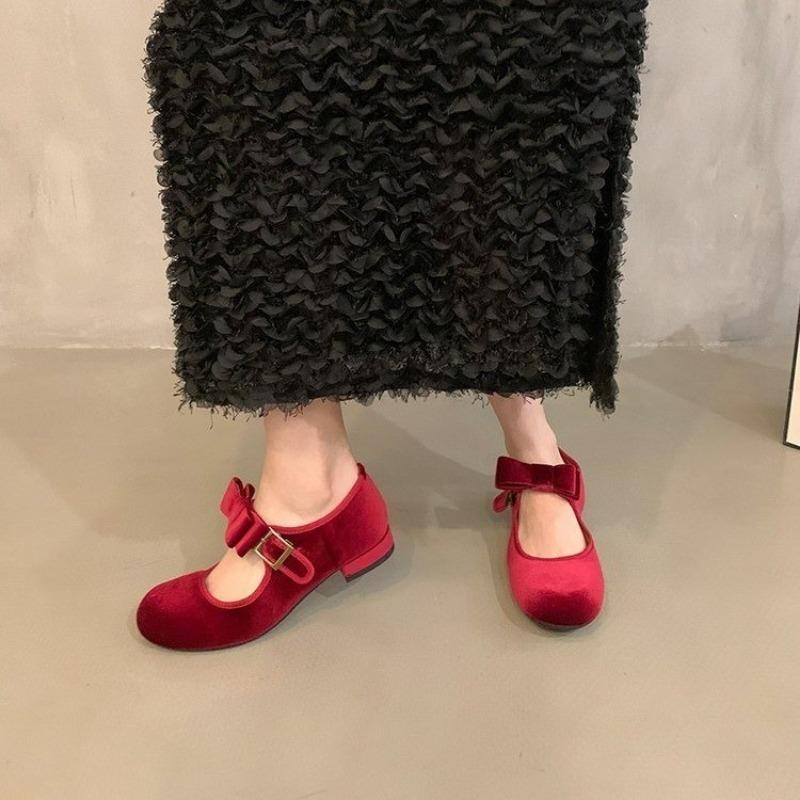 

Red low-heeled suede high-end single shoes women s shoes new spring and autumn temperament gentle Mary Jane shoes 35 красный