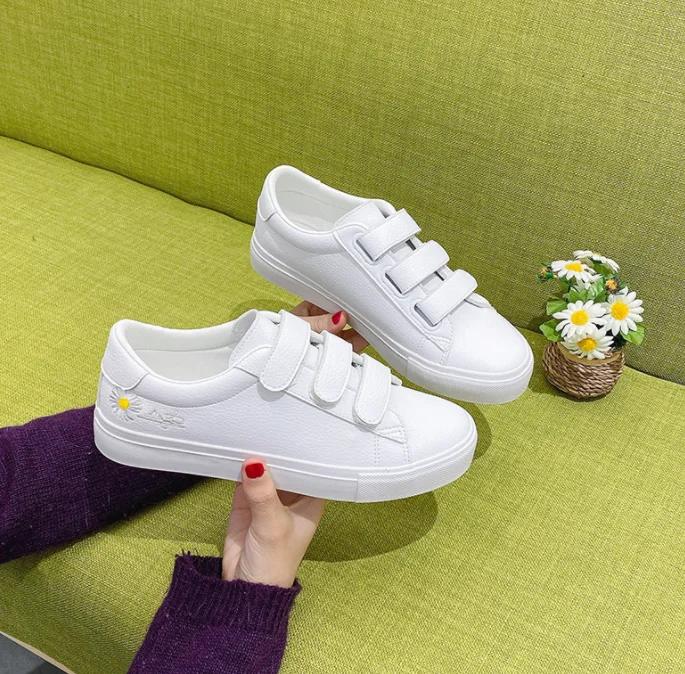Sko for kvinner Mote Hvit PU-lær Kvinners Sneakers Tenis Feminino Zapatos De Mujer Kvinners Casual Komfort Vulkaniserte Sko