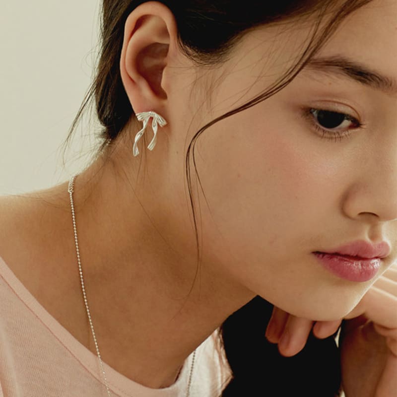 murmur [925silver]Rupple ribbon stud earrings