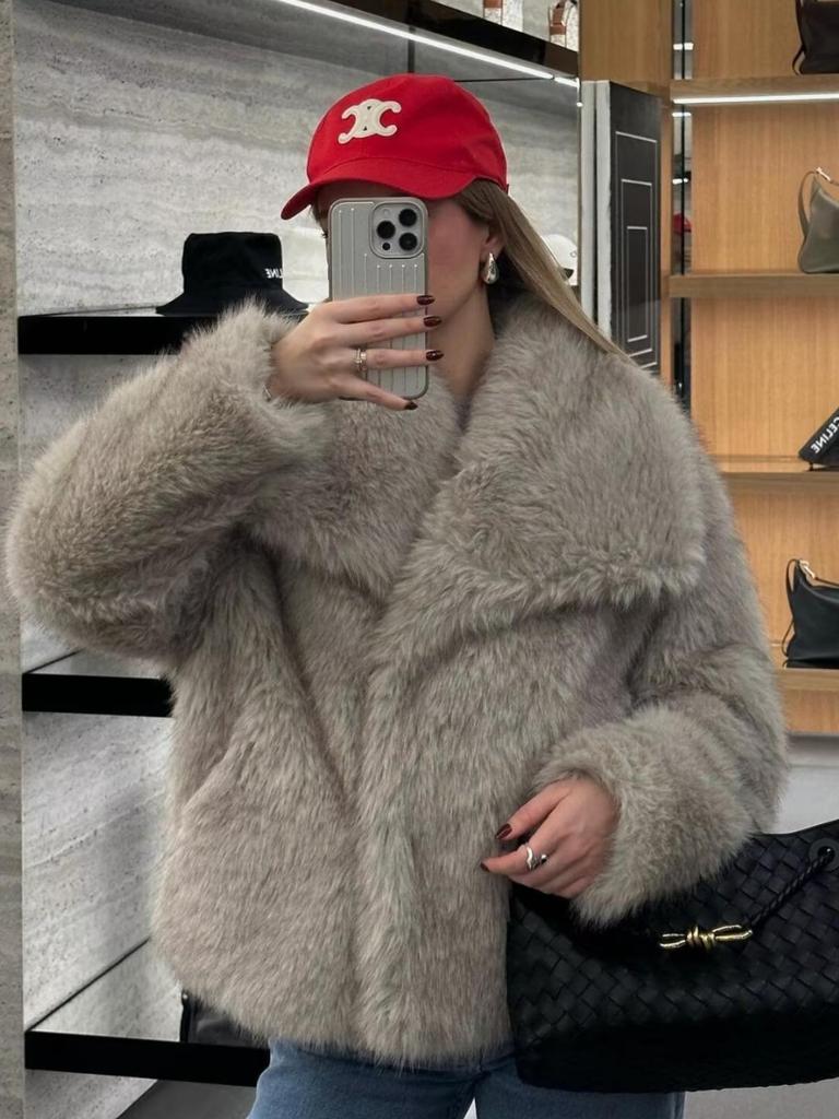 2024 Winter Celebrity Style Women's Loose Faux Fur Lapel Coat