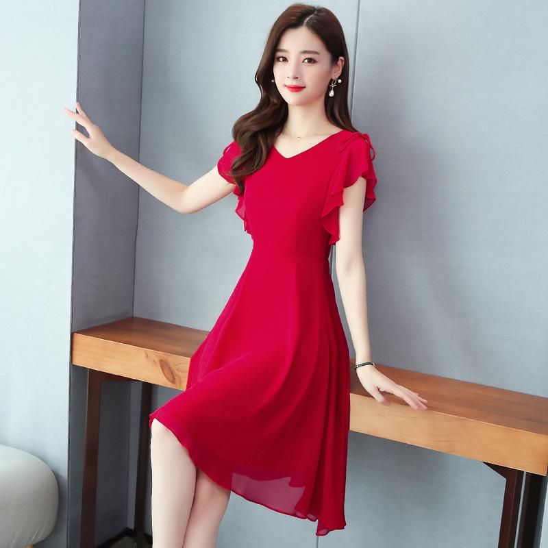 Robe d'été noire en mousseline style Hepburn: Ourlet irrégulier et coupe amincissante
