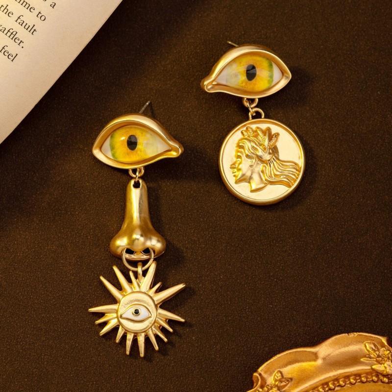 Vintage Devil Eye Necklace Schiaparelli Style Retro Nose Pendant Sweater Chain