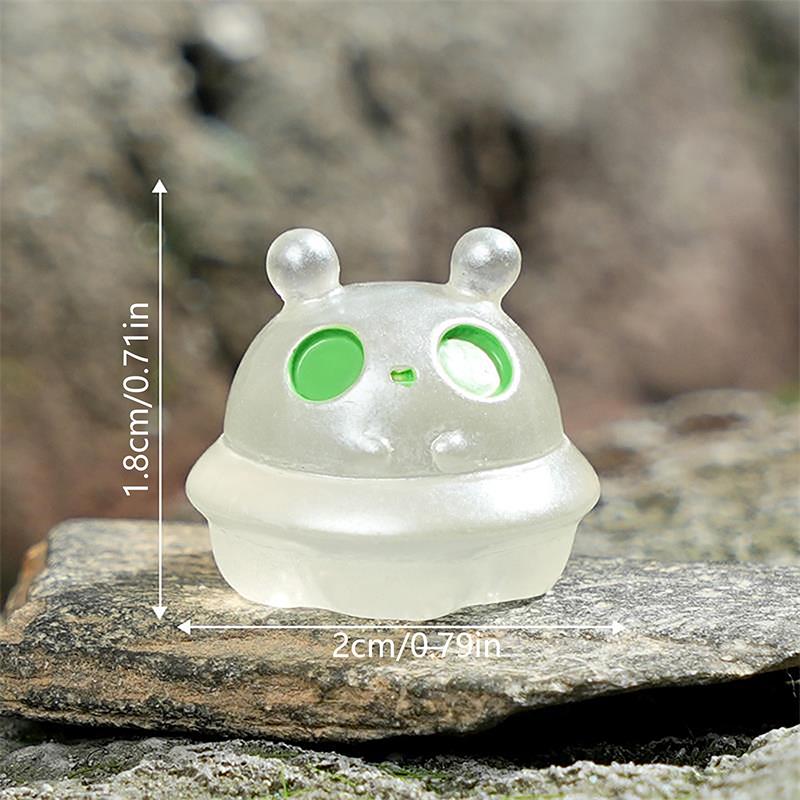 5 Pezzi/Sacchetto Bambola Mini Alieno Carina Luminosa Resina Ornamento per Auto Figure Micro Paesaggio Accessori Decorazione per la Casa Giocattolo Luminoso Regalo