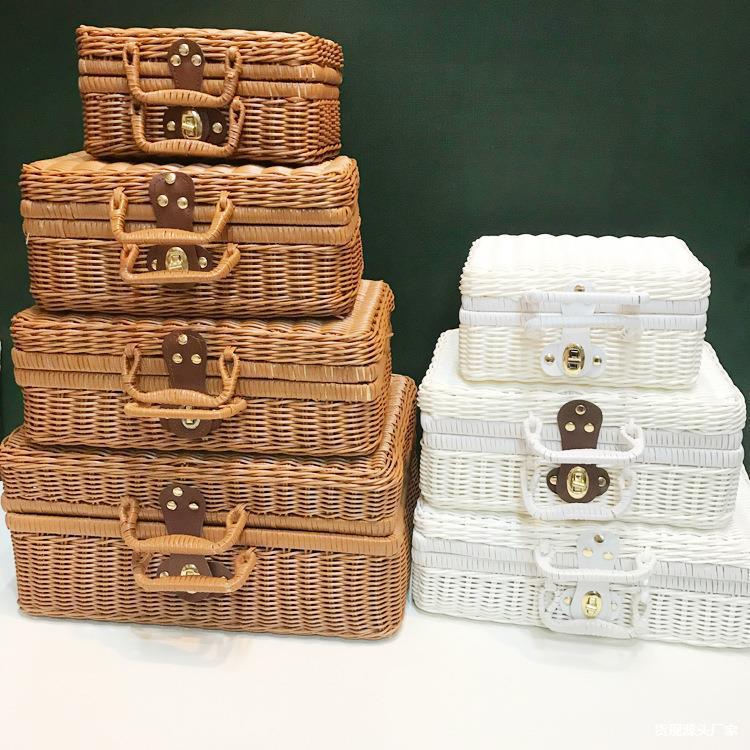 

Плетеная корзина для хранения и пикника из ротанга ручной работы Brown Imitation Rattan Suitcase Small