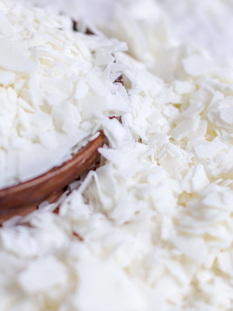 Scented Candle Materials: Soy Wax, White Beeswax, Iced Flower Wax, Coconut Wax, Paraffin, Jelly Wax
