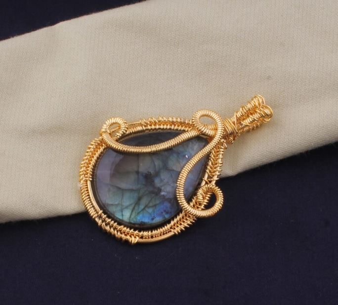 

14kt позолоченная проволока, обернутая натуральным лабрадором, свадебное ожерелье, кулон для женщин, ручная работа, груша, драгоценный камень, золотой кулон, подарки, идея, ювелирные изделия