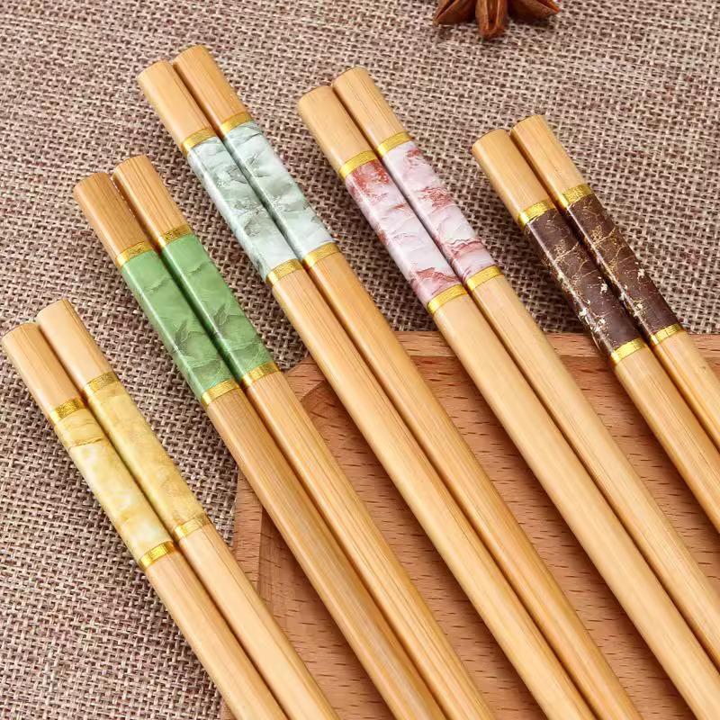 Natürliches Bambus Essstäbchen Set: Unlackiert, Ungewachst, Rutschfest, Schimmelresistent, Hochtemperaturbeständig, Familienset