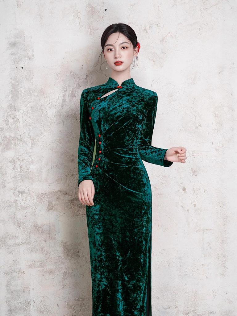 Women's Velvet Green Cheongsam: Retro High-End Autumn/Winter Long Sleeve Dress