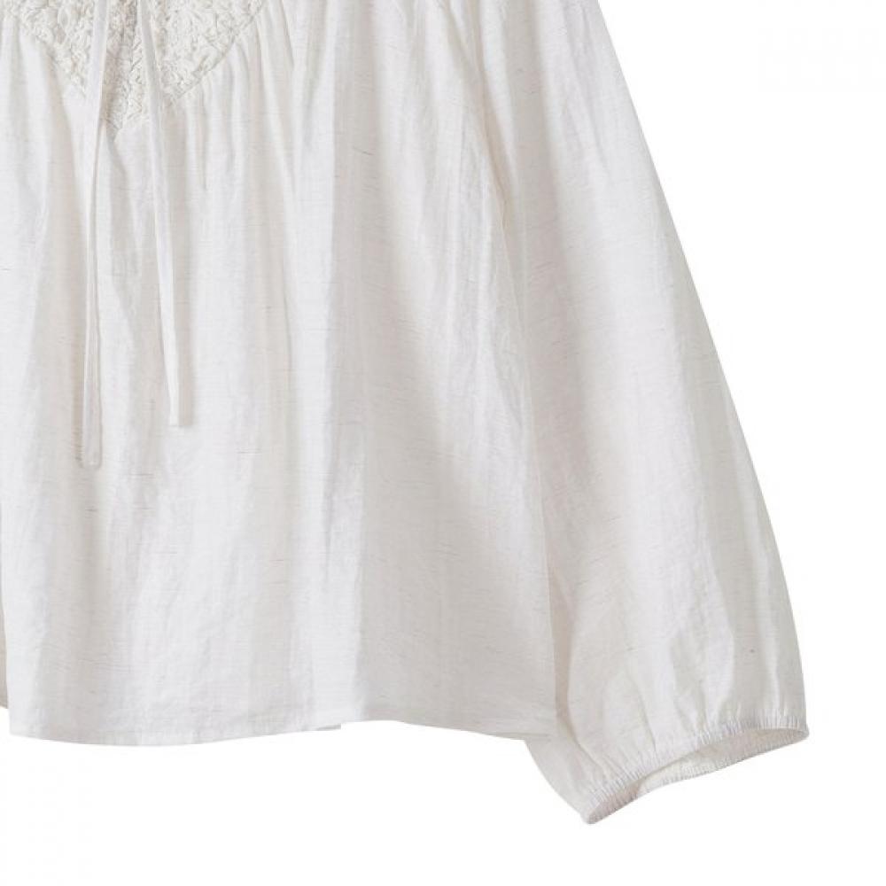 GGPX New York Embossed Ribbon Neck Blouse  Gq3sh047f 