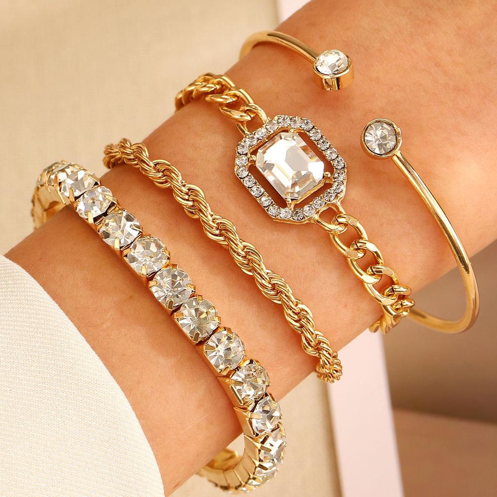 Vintage Mehrschichtiges Kettenarmband Set für Damen – Trendiger Europäischer Stil, Retro Minimalistischer Handschmuck, Grenzüberschreitende Heißverkauf Accessoires
