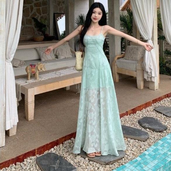 French unique beautiful waist pinch green suspender mesh dress women's 2026 new summer beautiful and thin dress